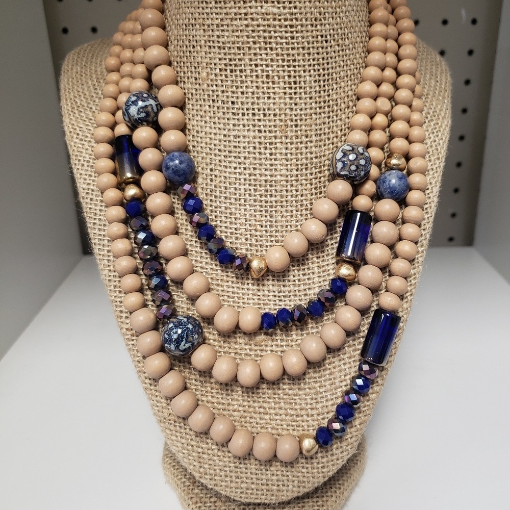 Wood and bead necklace